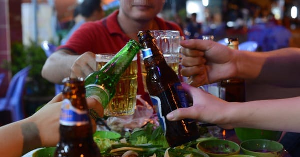 Hạn chế dùng rượu bia Hạn chế dùng rượu bia