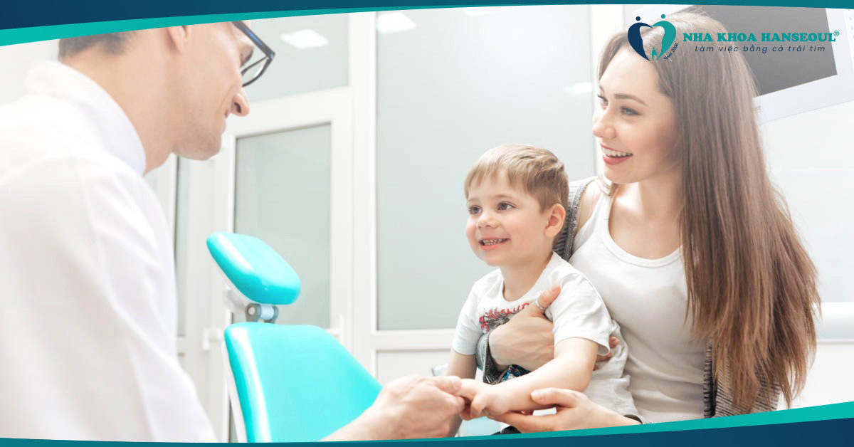 Đưa bé đi khám nha khoa